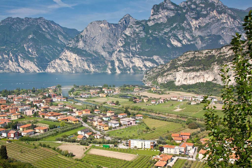 Casa Carla Aparthotel Torbole Sul Garda Bagian luar foto