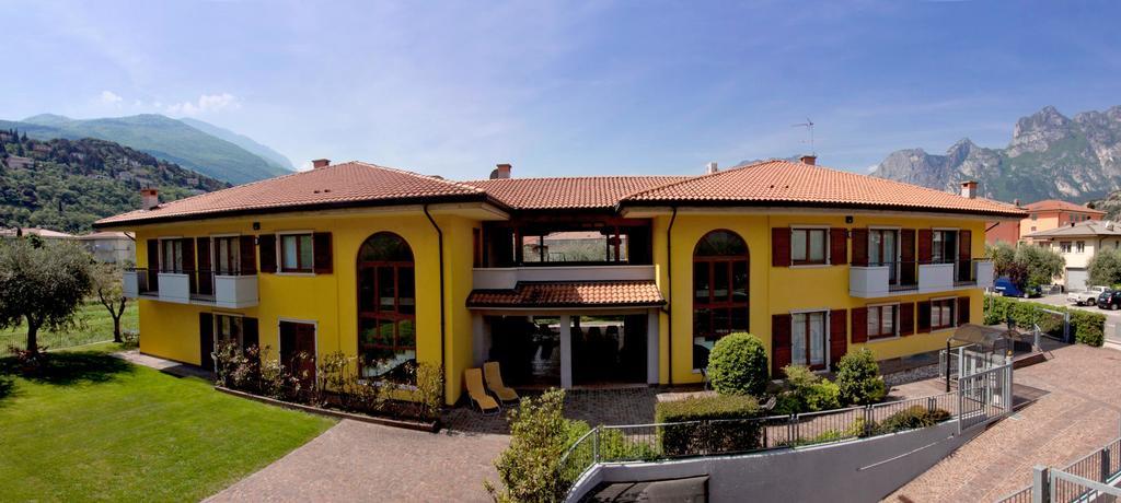 Casa Carla Aparthotel Torbole Sul Garda Bagian luar foto